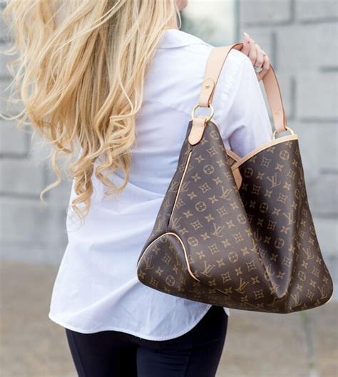 is louis vuitton mm or pm bigger|louis vuitton delightful pm size.